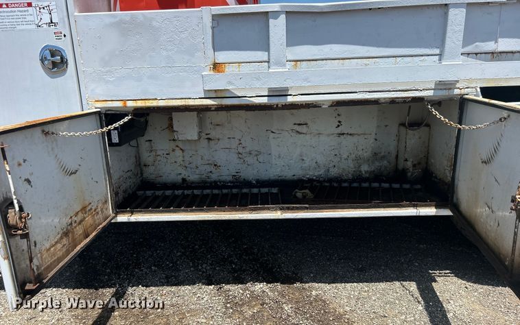 image for item EG0795 2007 Freightliner  Business Class M2 crane truck