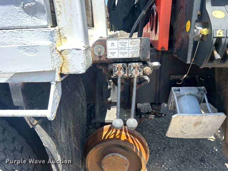 image for item EG0795 2007 Freightliner  Business Class M2 crane truck