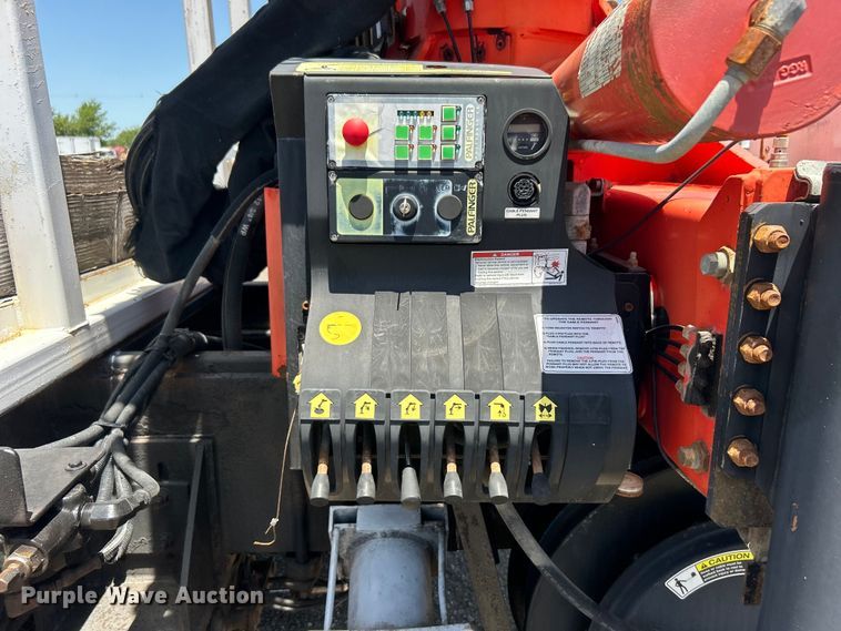 image for item EG0795 2007 Freightliner  Business Class M2 crane truck