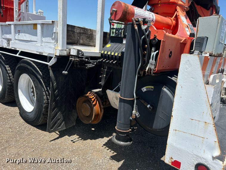 image for item EG0795 2007 Freightliner  Business Class M2 crane truck