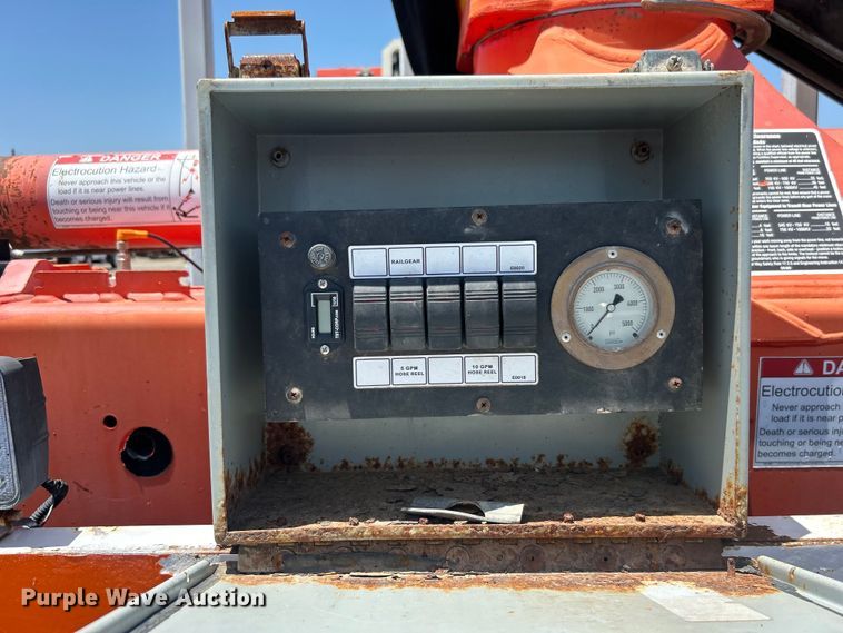 image for item EG0795 2007 Freightliner  Business Class M2 crane truck