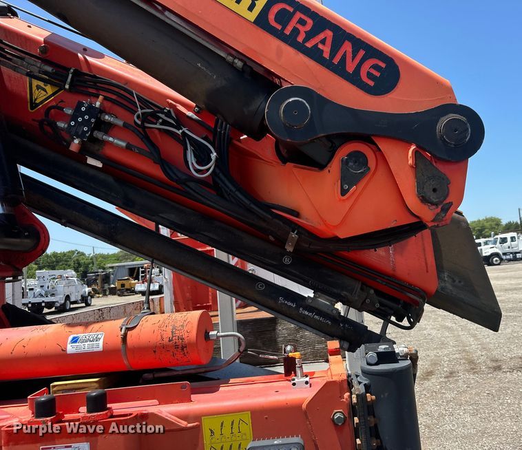 image for item EG0795 2007 Freightliner  Business Class M2 crane truck