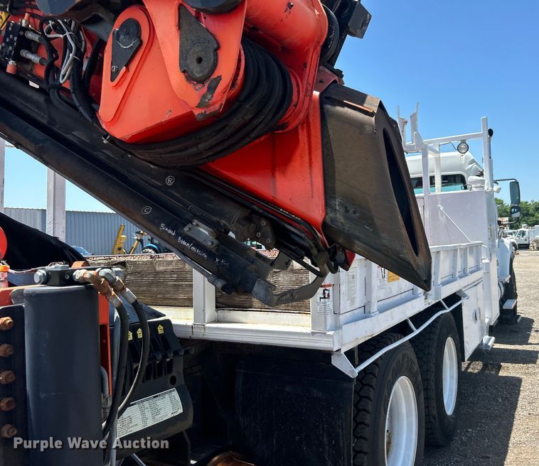 image for item EG0795 2007 Freightliner  Business Class M2 crane truck