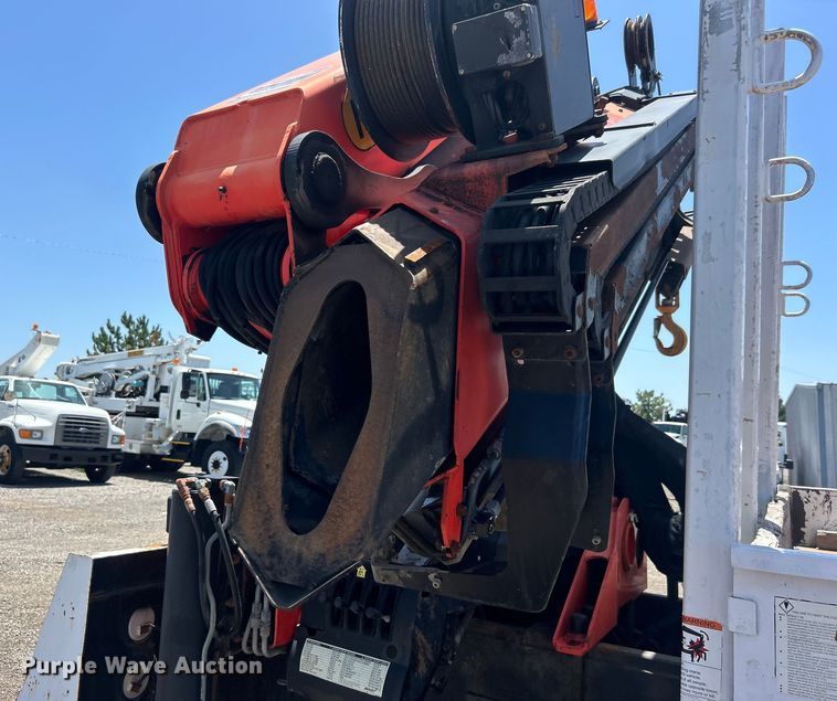 image for item EG0795 2007 Freightliner  Business Class M2 crane truck