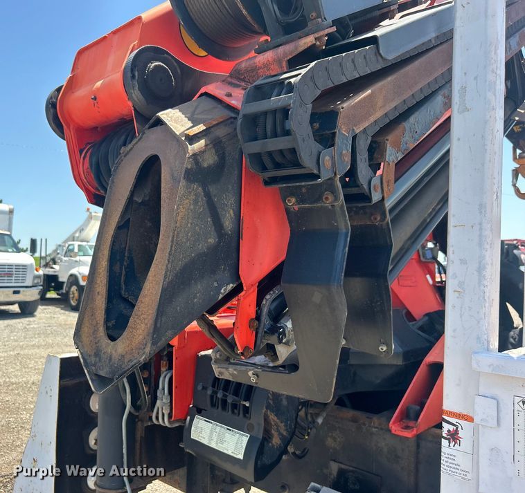 image for item EG0795 2007 Freightliner  Business Class M2 crane truck