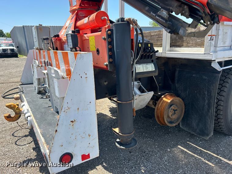 image for item EG0795 2007 Freightliner  Business Class M2 crane truck