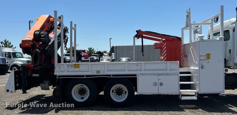 image for item EG0795 2007 Freightliner  Business Class M2 crane truck