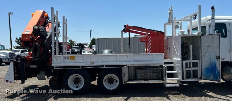 image for item EG0795 2007 Freightliner  Business Class M2 crane truck