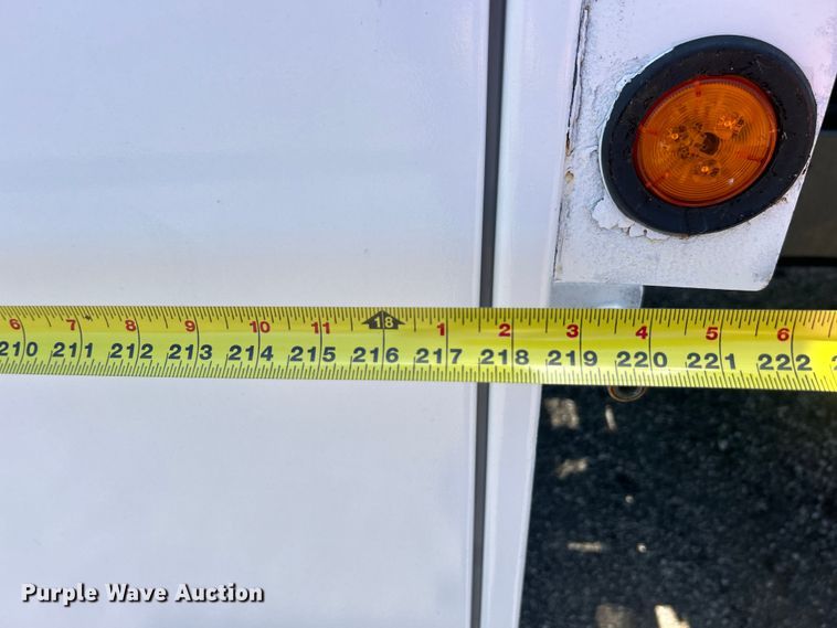 image for item EG0795 2007 Freightliner  Business Class M2 crane truck