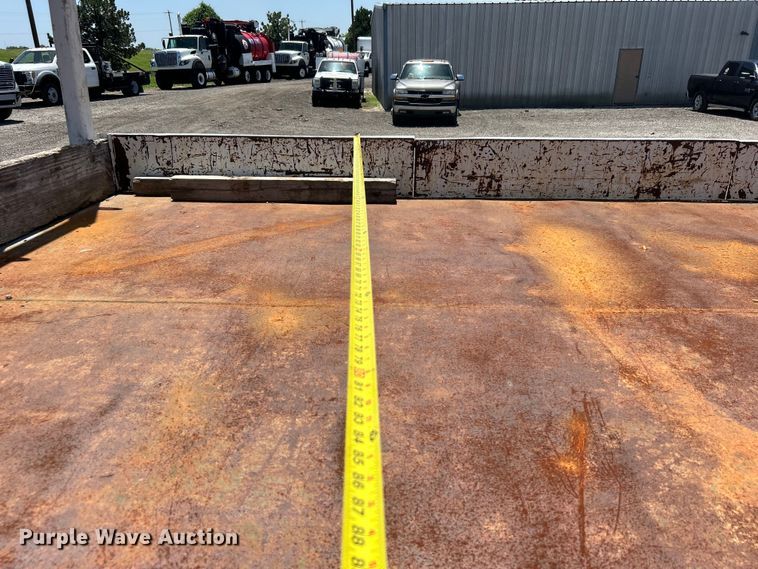 image for item EG0795 2007 Freightliner  Business Class M2 crane truck