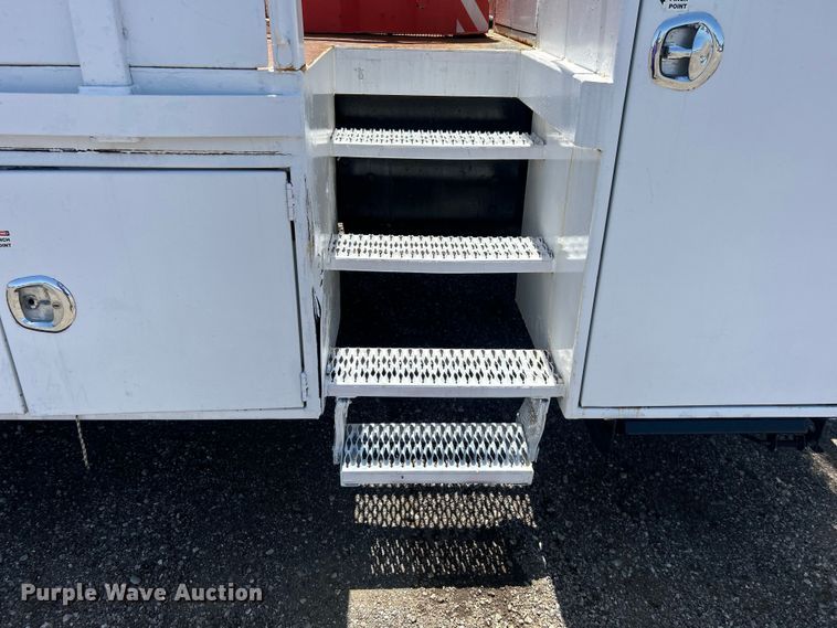 image for item EG0795 2007 Freightliner  Business Class M2 crane truck