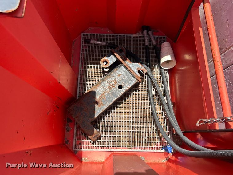 image for item EG0795 2007 Freightliner  Business Class M2 crane truck