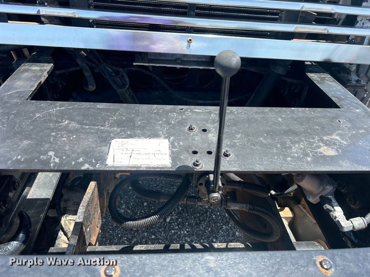 image for item EG0795 2007 Freightliner  Business Class M2 crane truck