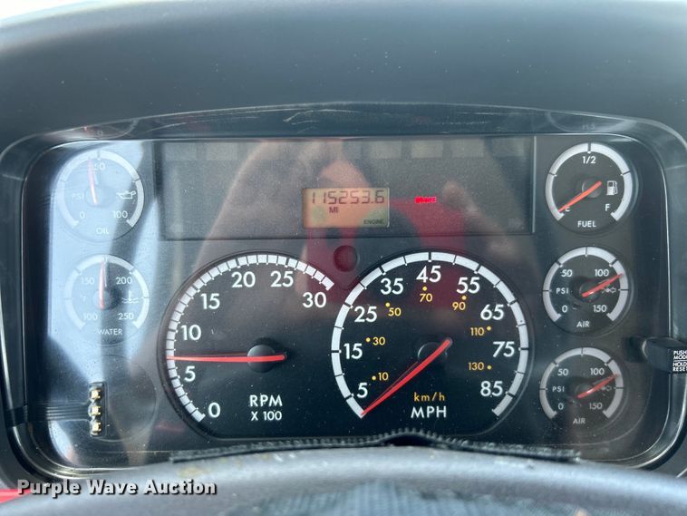 image for item EG0795 2007 Freightliner  Business Class M2 crane truck