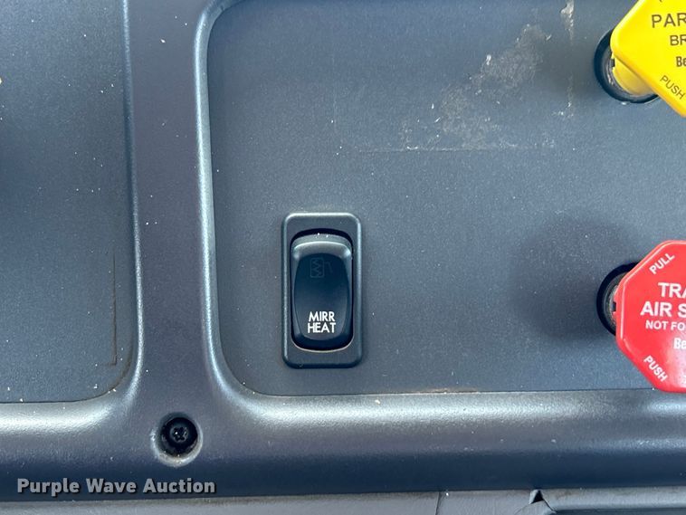 image for item EG0795 2007 Freightliner  Business Class M2 crane truck