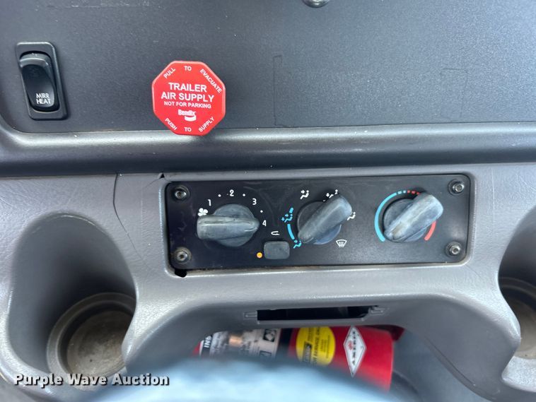 image for item EG0795 2007 Freightliner  Business Class M2 crane truck