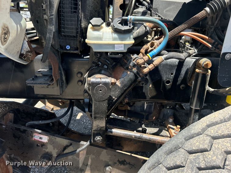 image for item EG0795 2007 Freightliner  Business Class M2 crane truck