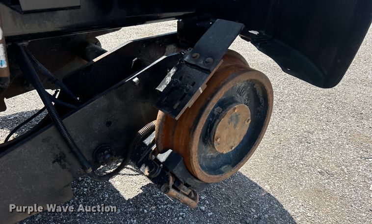 image for item EG0795 2007 Freightliner  Business Class M2 crane truck