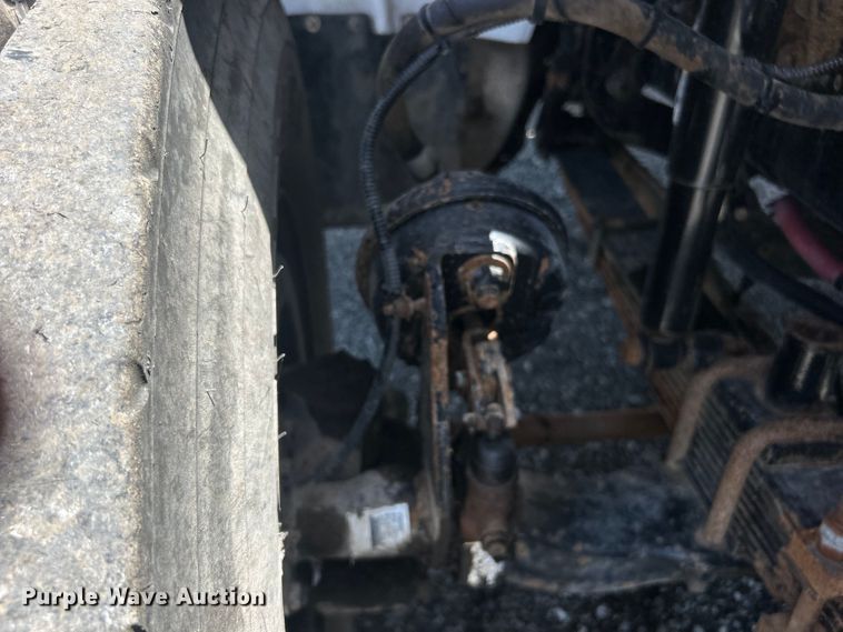 image for item EG0795 2007 Freightliner  Business Class M2 crane truck