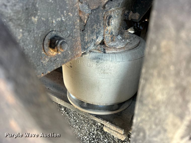 image for item EG0795 2007 Freightliner  Business Class M2 crane truck