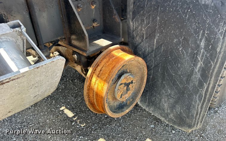 image for item EG0795 2007 Freightliner  Business Class M2 crane truck