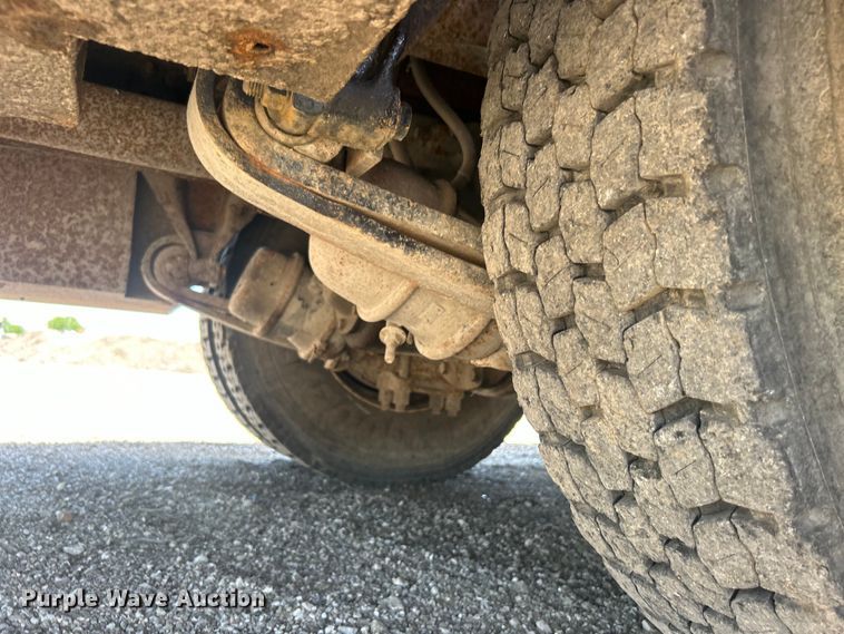 image for item EG0795 2007 Freightliner  Business Class M2 crane truck