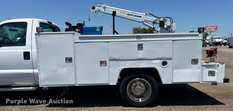 image for item EG0796 2000 Ford F450 Super Duty utility / service truck