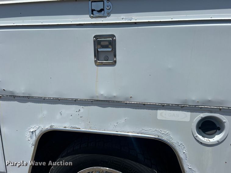 image for item EG0796 2000 Ford F450 Super Duty utility / service truck