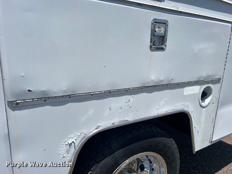 image for item EG0796 2000 Ford F450 Super Duty utility / service truck