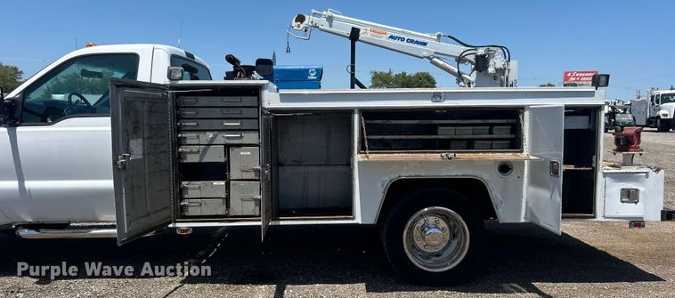 image for item EG0796 2000 Ford F450 Super Duty utility / service truck