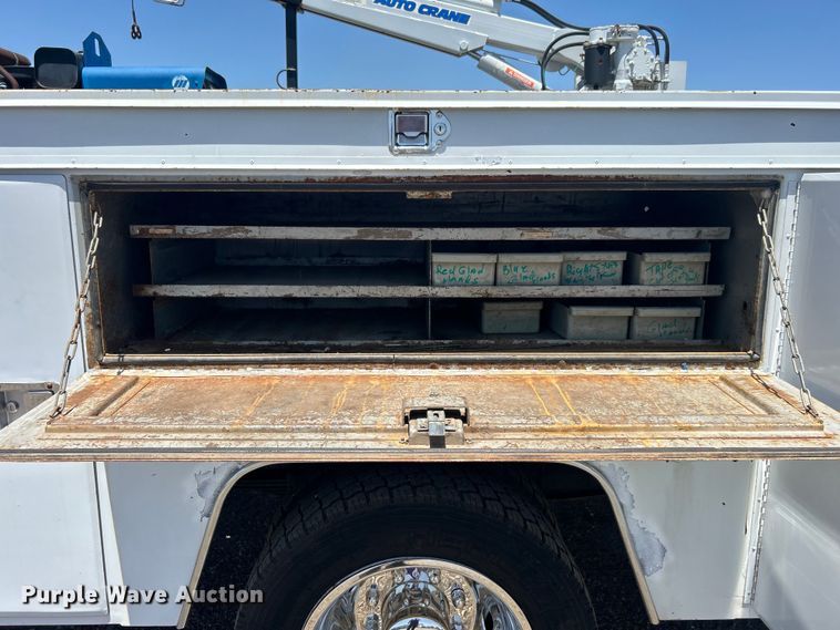 image for item EG0796 2000 Ford F450 Super Duty utility / service truck