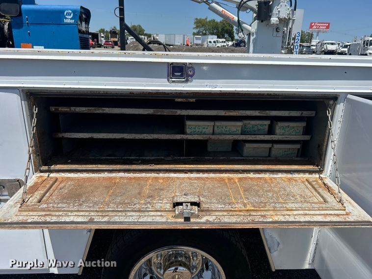 image for item EG0796 2000 Ford F450 Super Duty utility / service truck