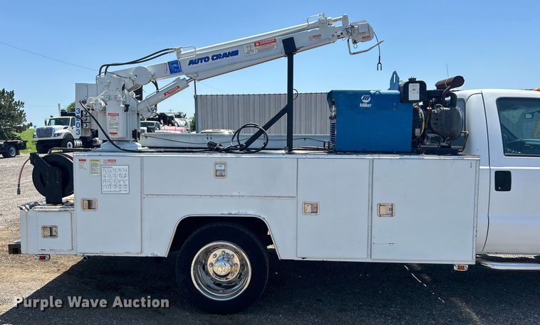 image for item EG0796 2000 Ford F450 Super Duty utility / service truck