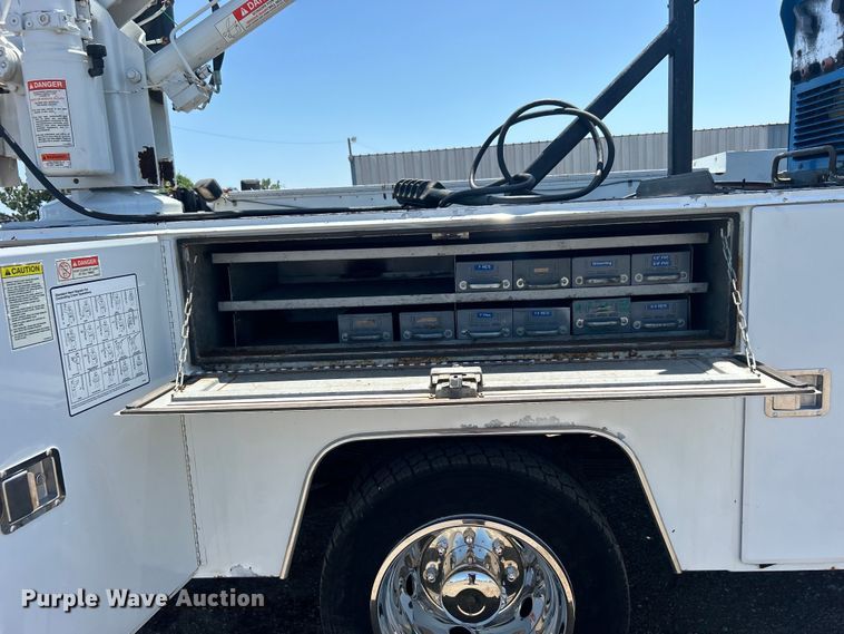 image for item EG0796 2000 Ford F450 Super Duty utility / service truck