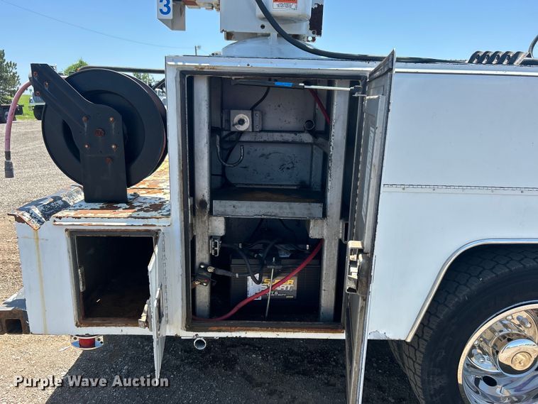 image for item EG0796 2000 Ford F450 Super Duty utility / service truck