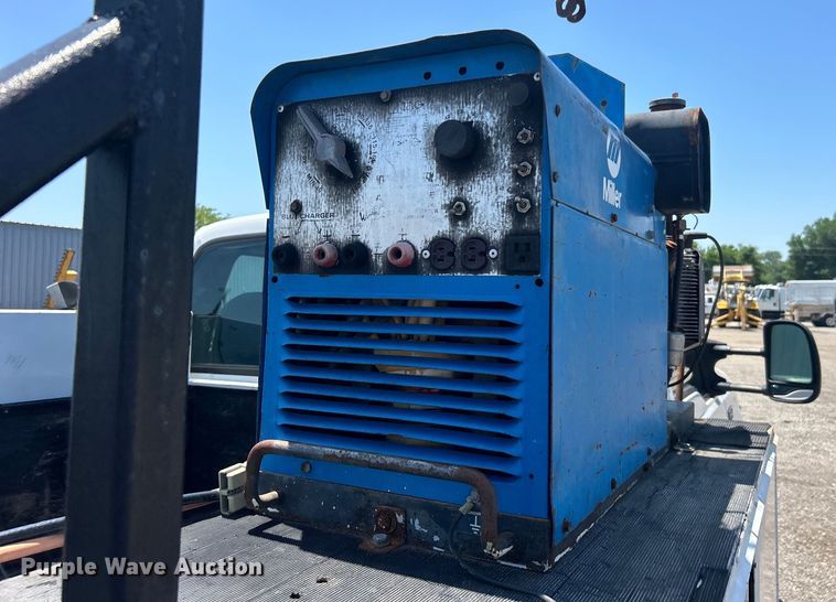 image for item EG0796 2000 Ford F450 Super Duty utility / service truck