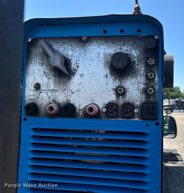 image for item EG0796 2000 Ford F450 Super Duty utility / service truck