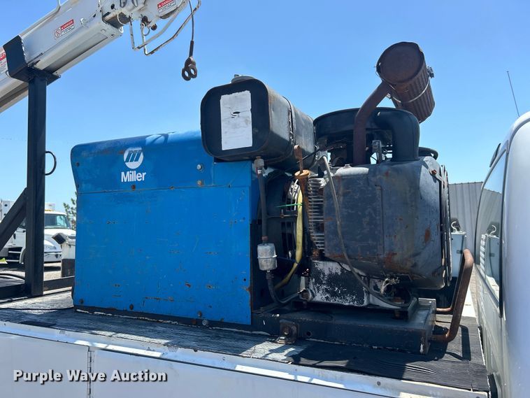 image for item EG0796 2000 Ford F450 Super Duty utility / service truck