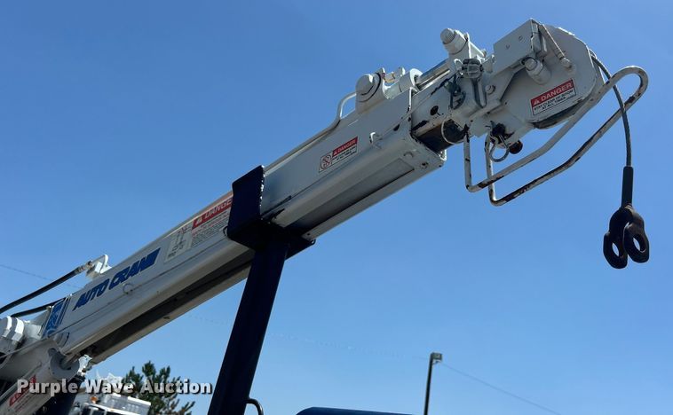 image for item EG0796 2000 Ford F450 Super Duty utility / service truck