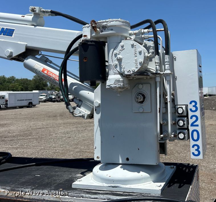 image for item EG0796 2000 Ford F450 Super Duty utility / service truck