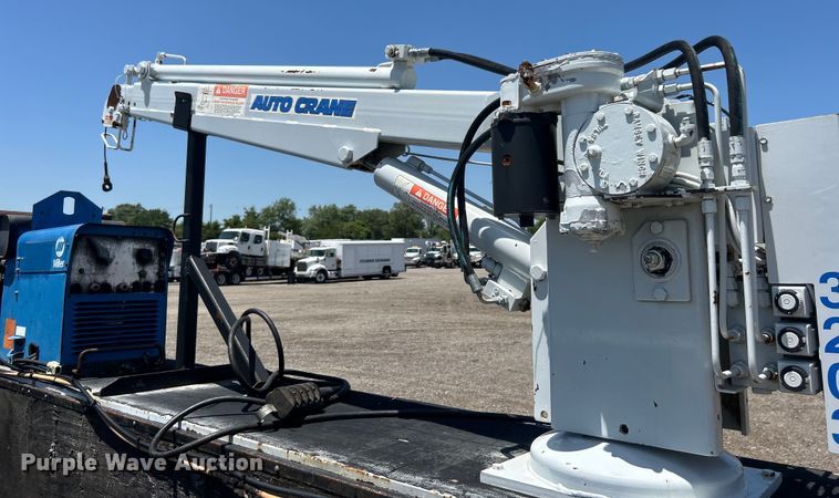 image for item EG0796 2000 Ford F450 Super Duty utility / service truck