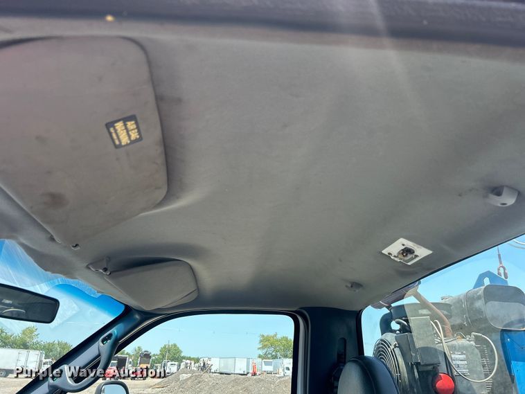 image for item EG0796 2000 Ford F450 Super Duty utility / service truck