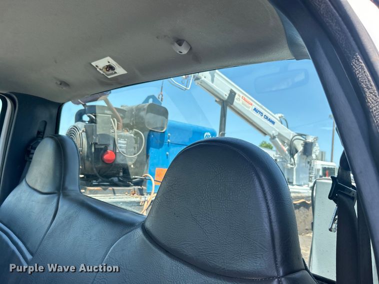 image for item EG0796 2000 Ford F450 Super Duty utility / service truck