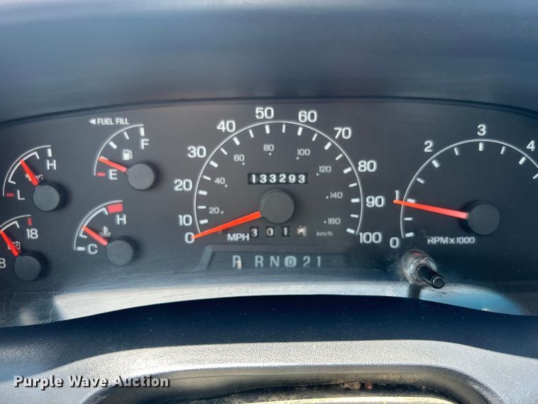 image for item EG0796 2000 Ford F450 Super Duty utility / service truck