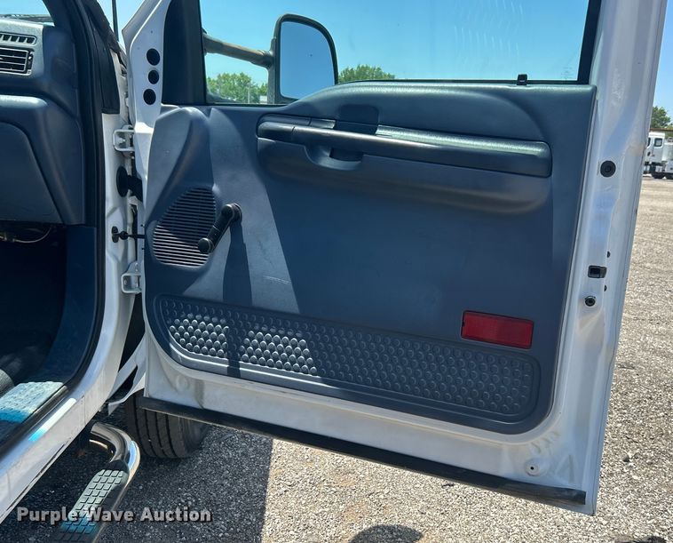 image for item EG0796 2000 Ford F450 Super Duty utility / service truck