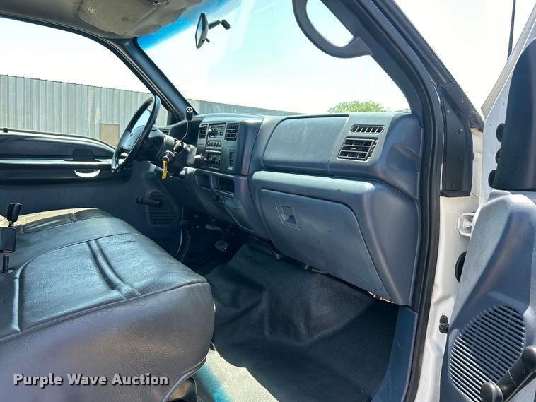 image for item EG0796 2000 Ford F450 Super Duty utility / service truck