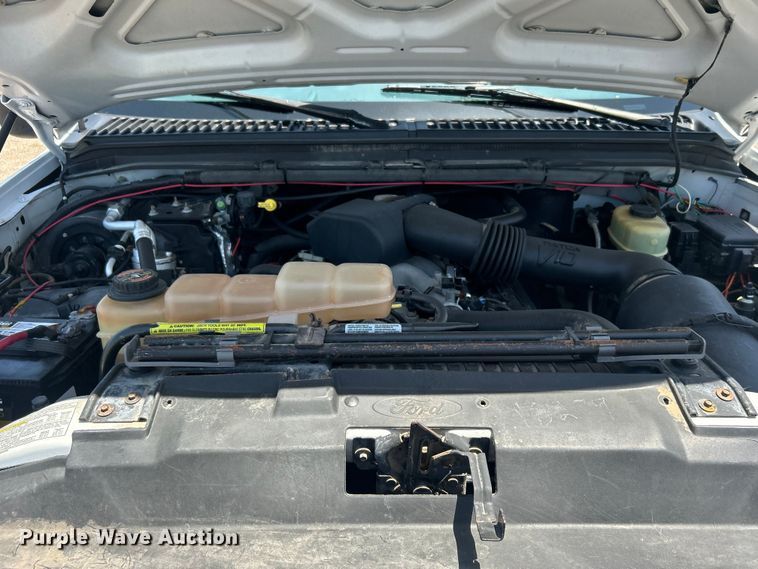 image for item EG0796 2000 Ford F450 Super Duty utility / service truck