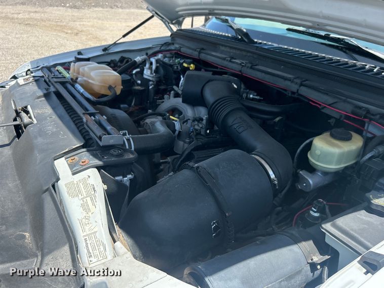 image for item EG0796 2000 Ford F450 Super Duty utility / service truck