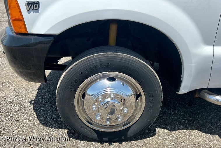 image for item EG0796 2000 Ford F450 Super Duty utility / service truck