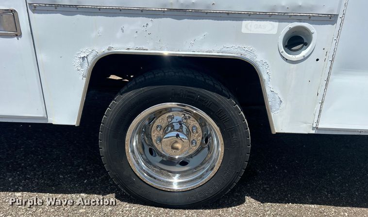 image for item EG0796 2000 Ford F450 Super Duty utility / service truck